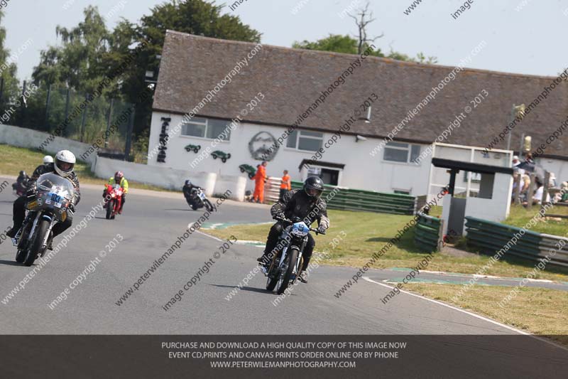 Vintage motorcycle club;eventdigitalimages;mallory park;mallory park trackday photographs;no limits trackdays;peter wileman photography;trackday digital images;trackday photos;vmcc festival 1000 bikes photographs