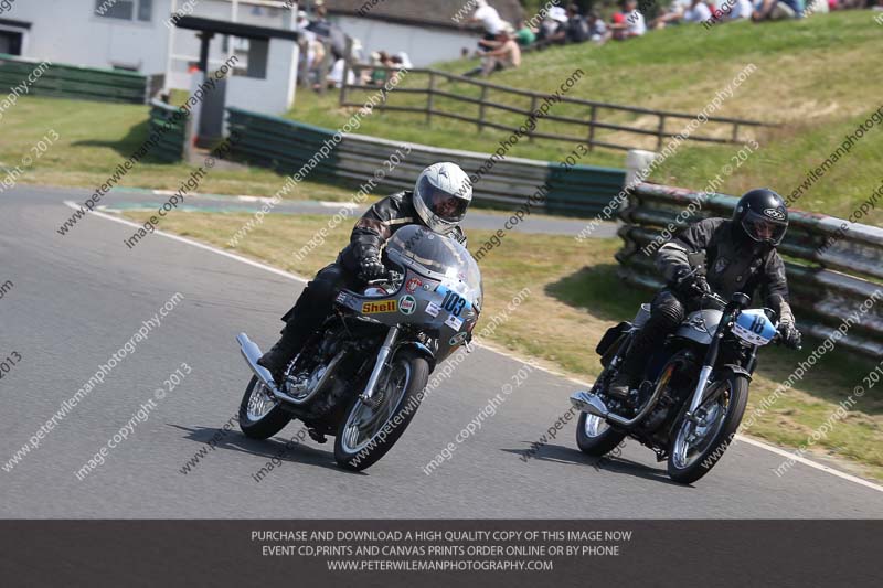 Vintage motorcycle club;eventdigitalimages;mallory park;mallory park trackday photographs;no limits trackdays;peter wileman photography;trackday digital images;trackday photos;vmcc festival 1000 bikes photographs