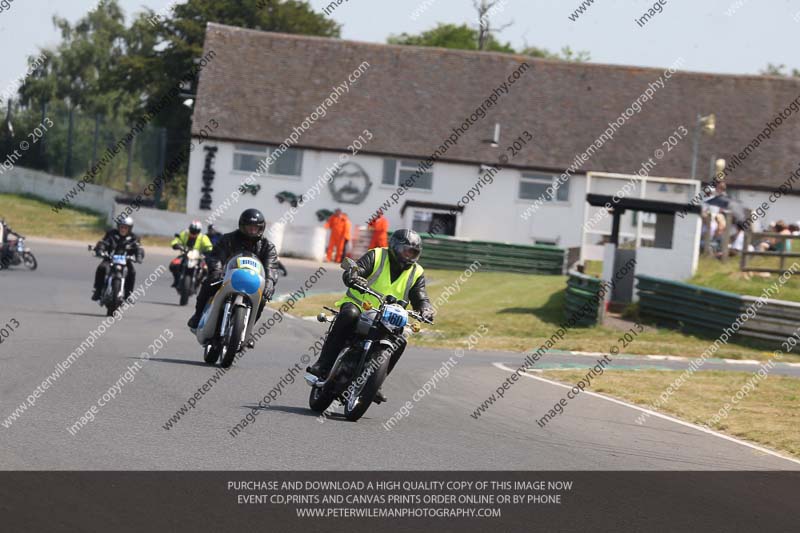 Vintage motorcycle club;eventdigitalimages;mallory park;mallory park trackday photographs;no limits trackdays;peter wileman photography;trackday digital images;trackday photos;vmcc festival 1000 bikes photographs