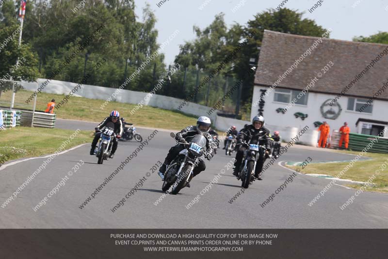 Vintage motorcycle club;eventdigitalimages;mallory park;mallory park trackday photographs;no limits trackdays;peter wileman photography;trackday digital images;trackday photos;vmcc festival 1000 bikes photographs