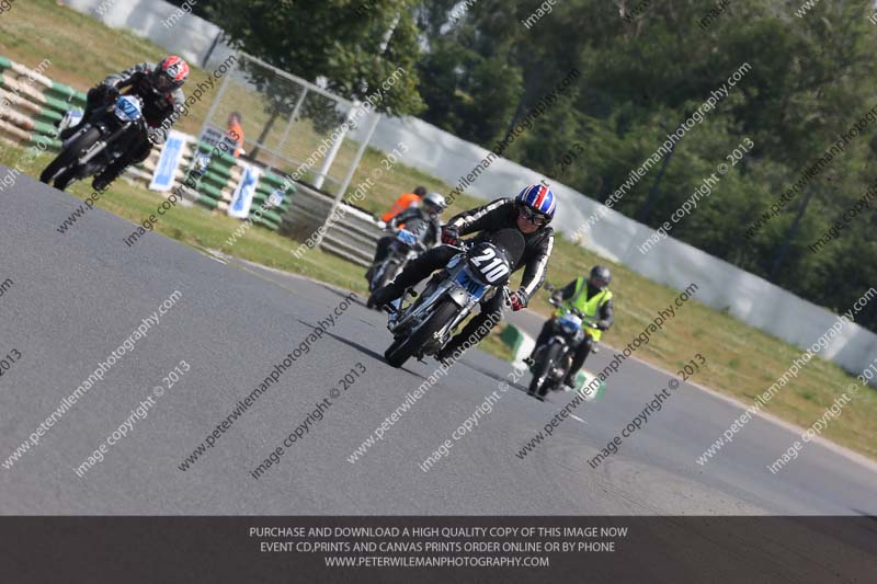 Vintage motorcycle club;eventdigitalimages;mallory park;mallory park trackday photographs;no limits trackdays;peter wileman photography;trackday digital images;trackday photos;vmcc festival 1000 bikes photographs