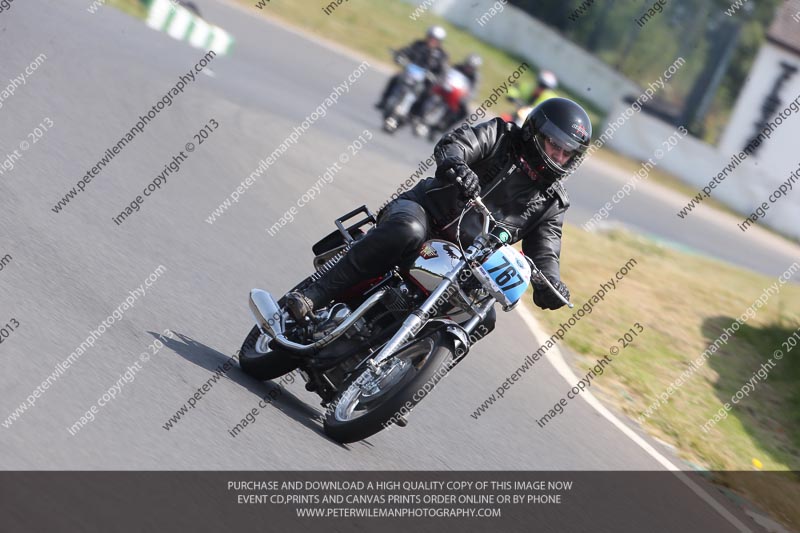 Vintage motorcycle club;eventdigitalimages;mallory park;mallory park trackday photographs;no limits trackdays;peter wileman photography;trackday digital images;trackday photos;vmcc festival 1000 bikes photographs