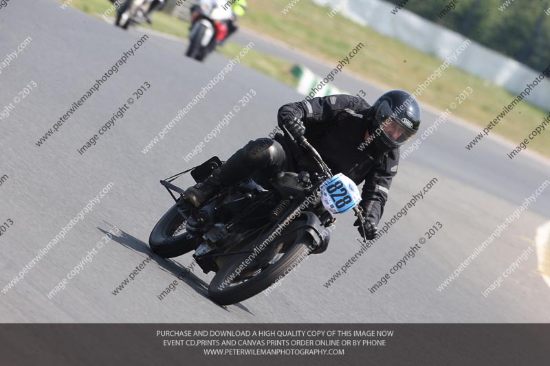 Vintage motorcycle club;eventdigitalimages;mallory park;mallory park trackday photographs;no limits trackdays;peter wileman photography;trackday digital images;trackday photos;vmcc festival 1000 bikes photographs