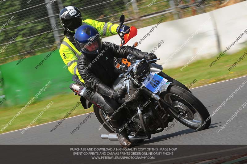 Vintage motorcycle club;eventdigitalimages;mallory park;mallory park trackday photographs;no limits trackdays;peter wileman photography;trackday digital images;trackday photos;vmcc festival 1000 bikes photographs