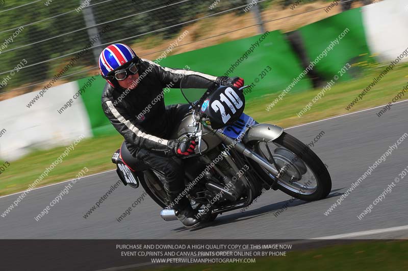 Vintage motorcycle club;eventdigitalimages;mallory park;mallory park trackday photographs;no limits trackdays;peter wileman photography;trackday digital images;trackday photos;vmcc festival 1000 bikes photographs