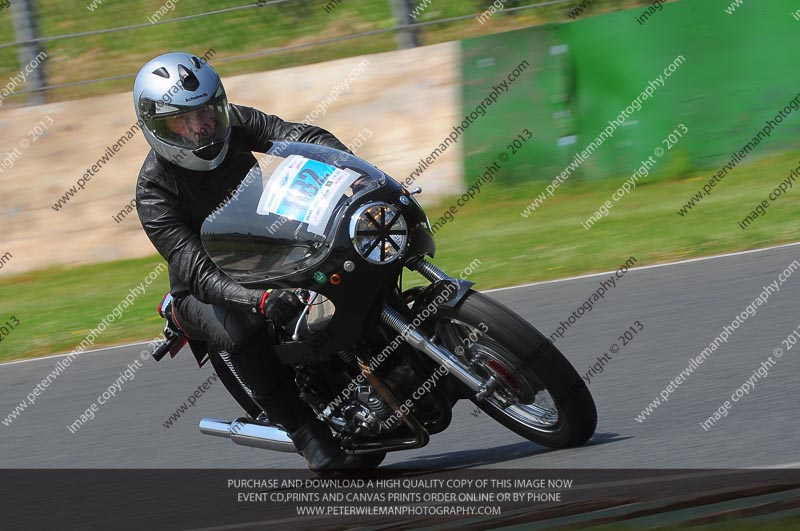 Vintage motorcycle club;eventdigitalimages;mallory park;mallory park trackday photographs;no limits trackdays;peter wileman photography;trackday digital images;trackday photos;vmcc festival 1000 bikes photographs