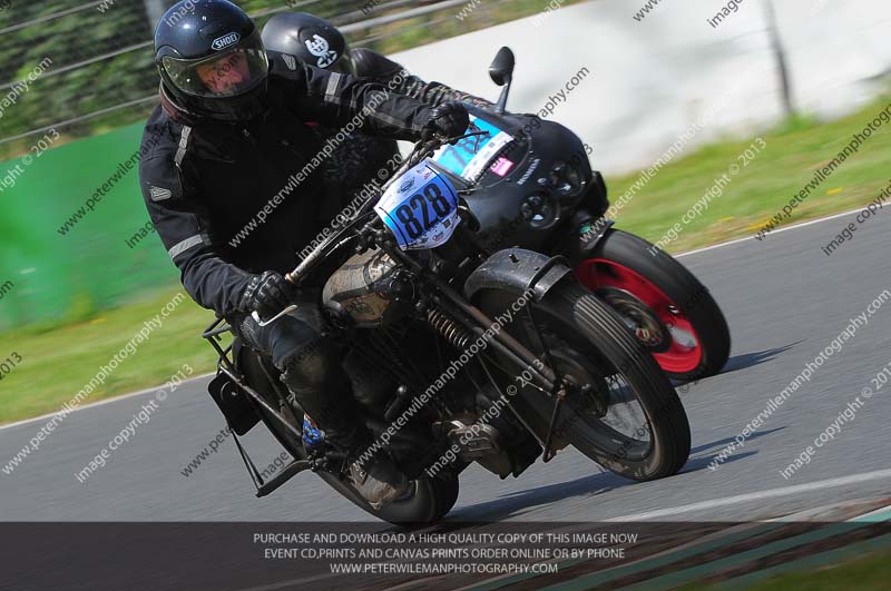 Vintage motorcycle club;eventdigitalimages;mallory park;mallory park trackday photographs;no limits trackdays;peter wileman photography;trackday digital images;trackday photos;vmcc festival 1000 bikes photographs