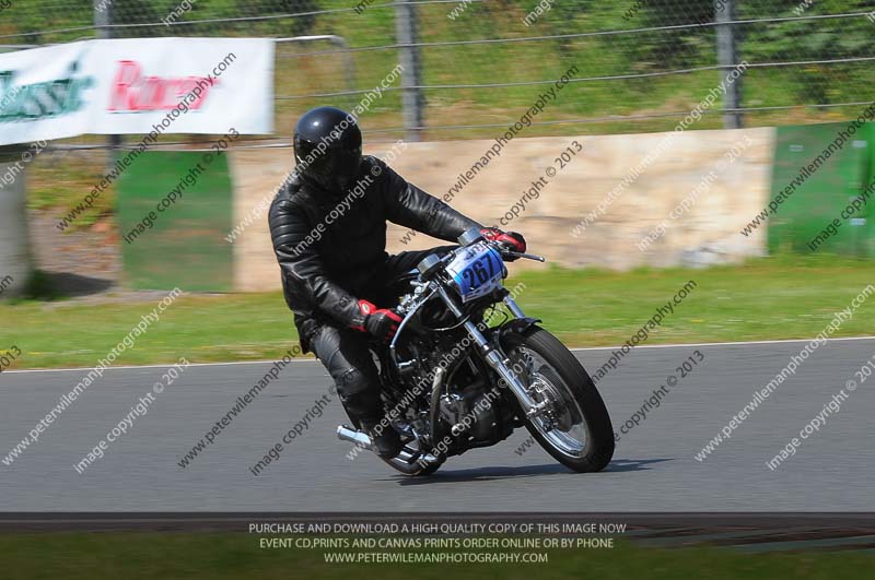 Vintage motorcycle club;eventdigitalimages;mallory park;mallory park trackday photographs;no limits trackdays;peter wileman photography;trackday digital images;trackday photos;vmcc festival 1000 bikes photographs