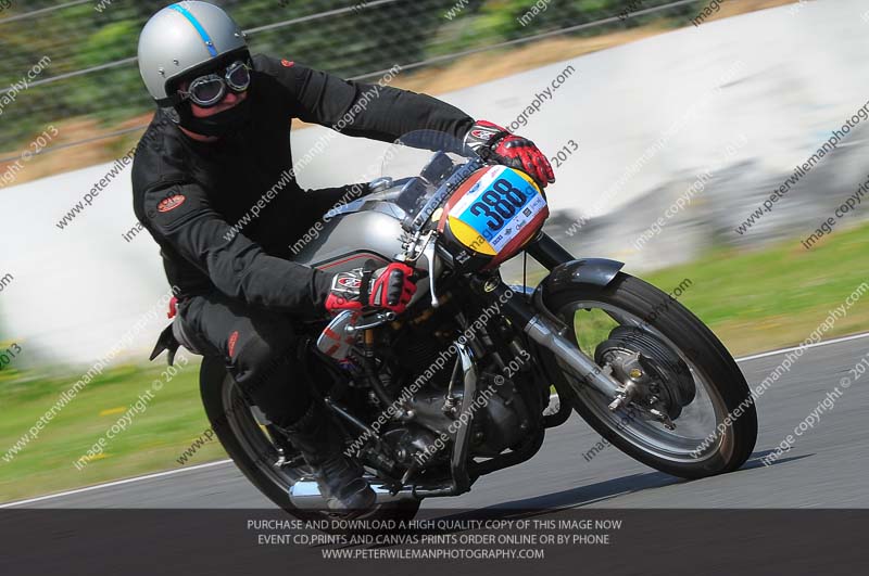 Vintage motorcycle club;eventdigitalimages;mallory park;mallory park trackday photographs;no limits trackdays;peter wileman photography;trackday digital images;trackday photos;vmcc festival 1000 bikes photographs