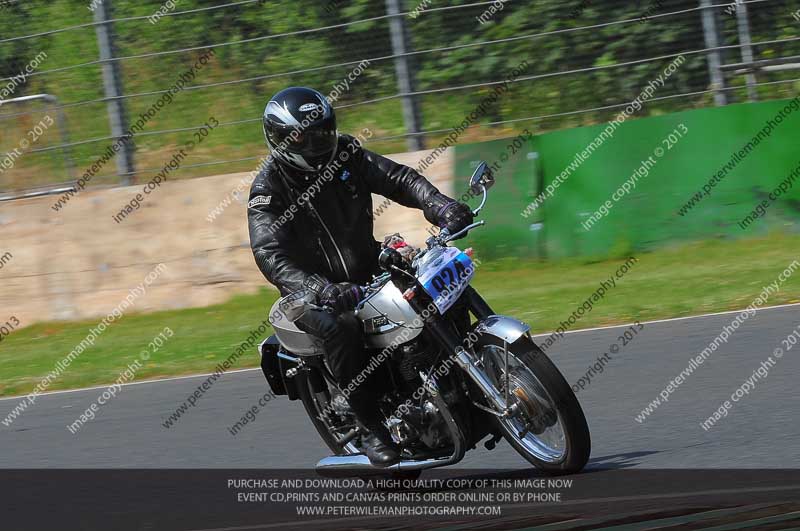 Vintage motorcycle club;eventdigitalimages;mallory park;mallory park trackday photographs;no limits trackdays;peter wileman photography;trackday digital images;trackday photos;vmcc festival 1000 bikes photographs