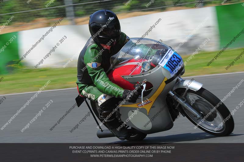 Vintage motorcycle club;eventdigitalimages;mallory park;mallory park trackday photographs;no limits trackdays;peter wileman photography;trackday digital images;trackday photos;vmcc festival 1000 bikes photographs