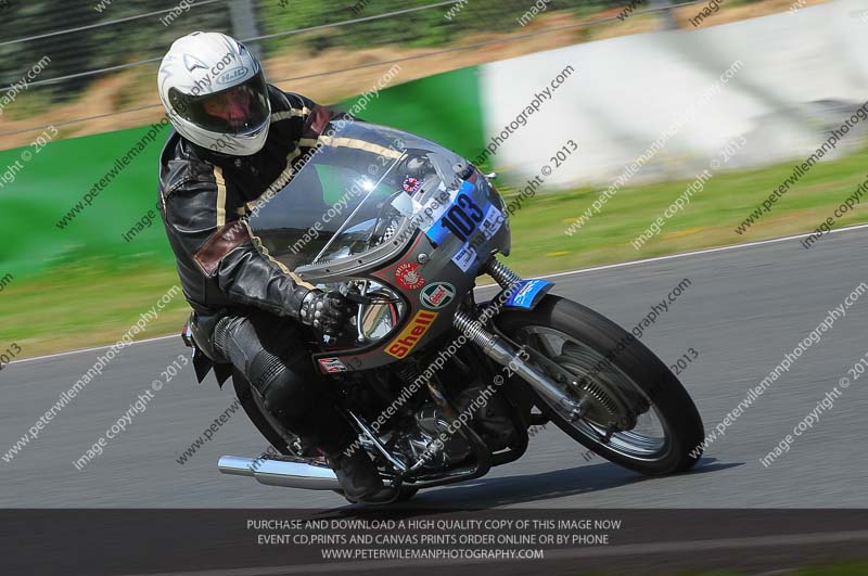 Vintage motorcycle club;eventdigitalimages;mallory park;mallory park trackday photographs;no limits trackdays;peter wileman photography;trackday digital images;trackday photos;vmcc festival 1000 bikes photographs