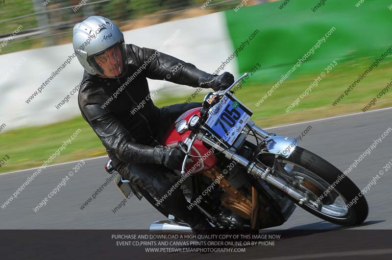 Vintage motorcycle club;eventdigitalimages;mallory park;mallory park trackday photographs;no limits trackdays;peter wileman photography;trackday digital images;trackday photos;vmcc festival 1000 bikes photographs