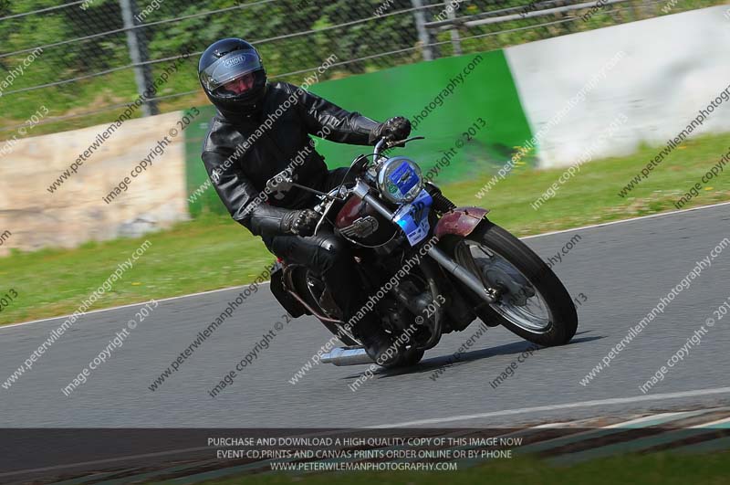 Vintage motorcycle club;eventdigitalimages;mallory park;mallory park trackday photographs;no limits trackdays;peter wileman photography;trackday digital images;trackday photos;vmcc festival 1000 bikes photographs