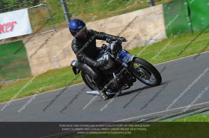 Vintage motorcycle club;eventdigitalimages;mallory park;mallory park trackday photographs;no limits trackdays;peter wileman photography;trackday digital images;trackday photos;vmcc festival 1000 bikes photographs