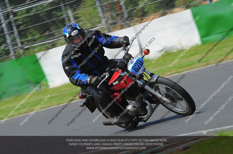 Vintage motorcycle club;eventdigitalimages;mallory park;mallory park trackday photographs;no limits trackdays;peter wileman photography;trackday digital images;trackday photos;vmcc festival 1000 bikes photographs