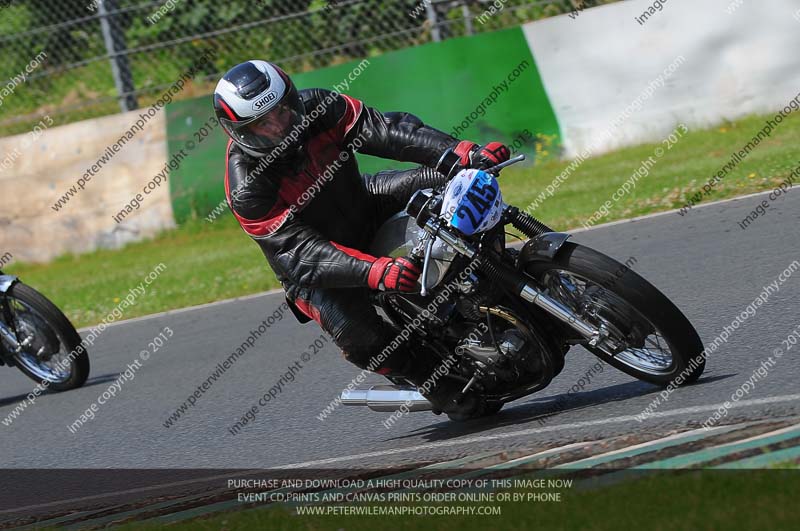 Vintage motorcycle club;eventdigitalimages;mallory park;mallory park trackday photographs;no limits trackdays;peter wileman photography;trackday digital images;trackday photos;vmcc festival 1000 bikes photographs