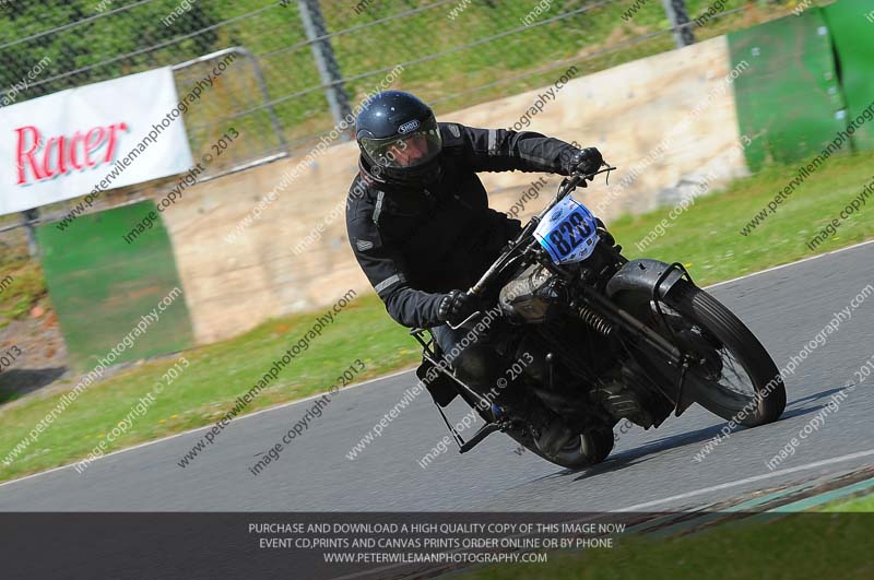 Vintage motorcycle club;eventdigitalimages;mallory park;mallory park trackday photographs;no limits trackdays;peter wileman photography;trackday digital images;trackday photos;vmcc festival 1000 bikes photographs