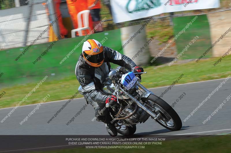 Vintage motorcycle club;eventdigitalimages;mallory park;mallory park trackday photographs;no limits trackdays;peter wileman photography;trackday digital images;trackday photos;vmcc festival 1000 bikes photographs