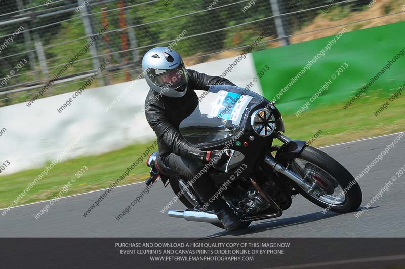 Vintage motorcycle club;eventdigitalimages;mallory park;mallory park trackday photographs;no limits trackdays;peter wileman photography;trackday digital images;trackday photos;vmcc festival 1000 bikes photographs