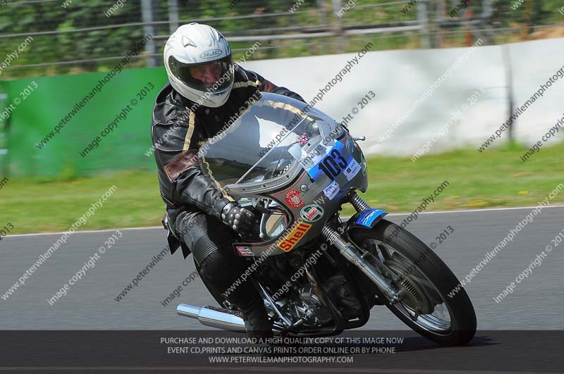 Vintage motorcycle club;eventdigitalimages;mallory park;mallory park trackday photographs;no limits trackdays;peter wileman photography;trackday digital images;trackday photos;vmcc festival 1000 bikes photographs