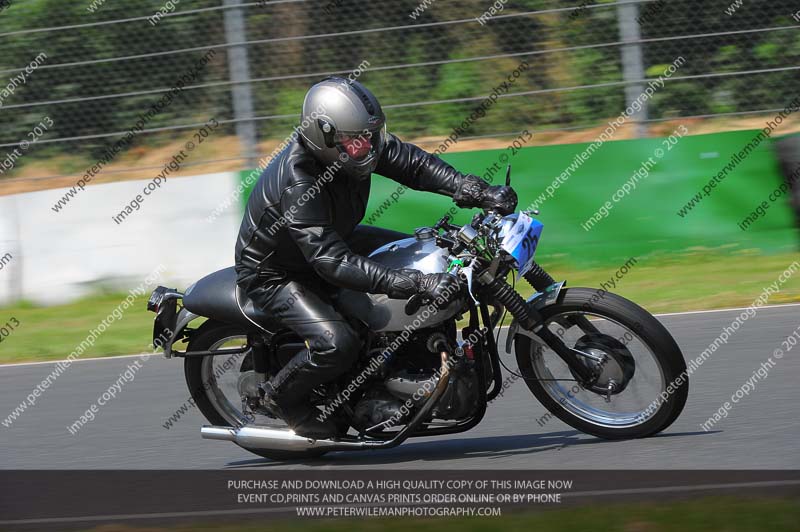 Vintage motorcycle club;eventdigitalimages;mallory park;mallory park trackday photographs;no limits trackdays;peter wileman photography;trackday digital images;trackday photos;vmcc festival 1000 bikes photographs