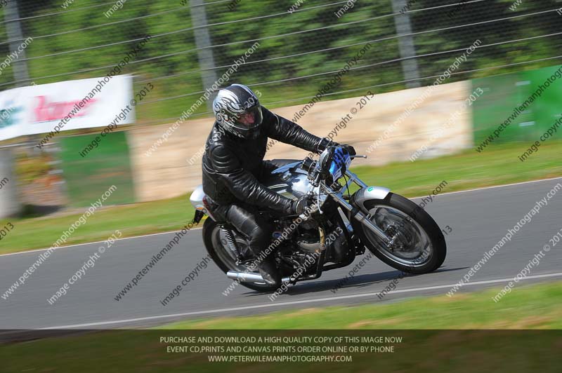 Vintage motorcycle club;eventdigitalimages;mallory park;mallory park trackday photographs;no limits trackdays;peter wileman photography;trackday digital images;trackday photos;vmcc festival 1000 bikes photographs