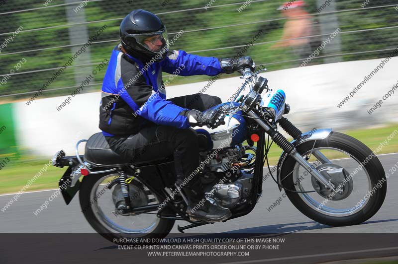 Vintage motorcycle club;eventdigitalimages;mallory park;mallory park trackday photographs;no limits trackdays;peter wileman photography;trackday digital images;trackday photos;vmcc festival 1000 bikes photographs