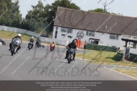 Vintage-motorcycle-club;eventdigitalimages;mallory-park;mallory-park-trackday-photographs;no-limits-trackdays;peter-wileman-photography;trackday-digital-images;trackday-photos;vmcc-festival-1000-bikes-photographs