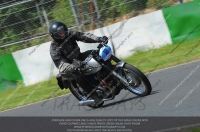 Vintage-motorcycle-club;eventdigitalimages;mallory-park;mallory-park-trackday-photographs;no-limits-trackdays;peter-wileman-photography;trackday-digital-images;trackday-photos;vmcc-festival-1000-bikes-photographs