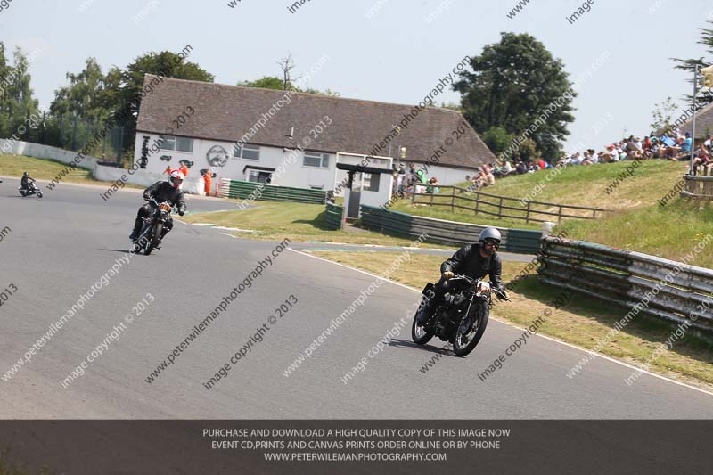 Vintage motorcycle club;eventdigitalimages;mallory park;mallory park trackday photographs;no limits trackdays;peter wileman photography;trackday digital images;trackday photos;vmcc festival 1000 bikes photographs