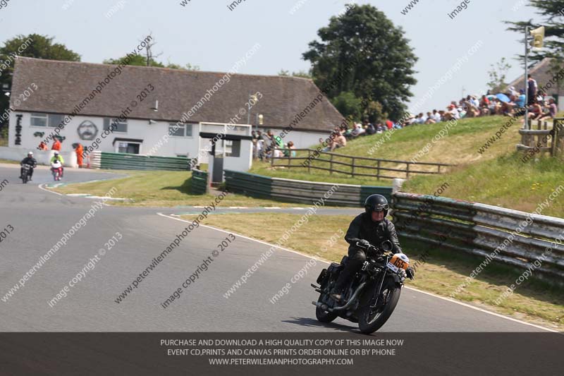 Vintage motorcycle club;eventdigitalimages;mallory park;mallory park trackday photographs;no limits trackdays;peter wileman photography;trackday digital images;trackday photos;vmcc festival 1000 bikes photographs