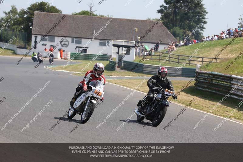 Vintage motorcycle club;eventdigitalimages;mallory park;mallory park trackday photographs;no limits trackdays;peter wileman photography;trackday digital images;trackday photos;vmcc festival 1000 bikes photographs