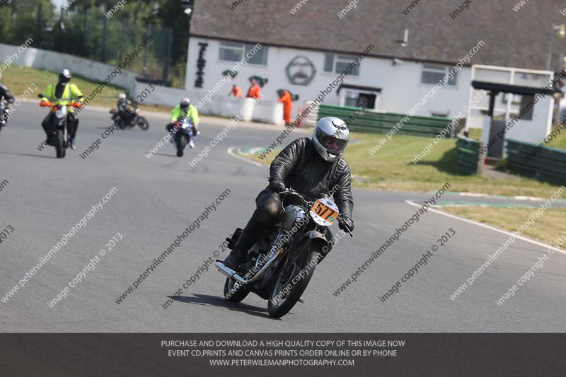 Vintage motorcycle club;eventdigitalimages;mallory park;mallory park trackday photographs;no limits trackdays;peter wileman photography;trackday digital images;trackday photos;vmcc festival 1000 bikes photographs