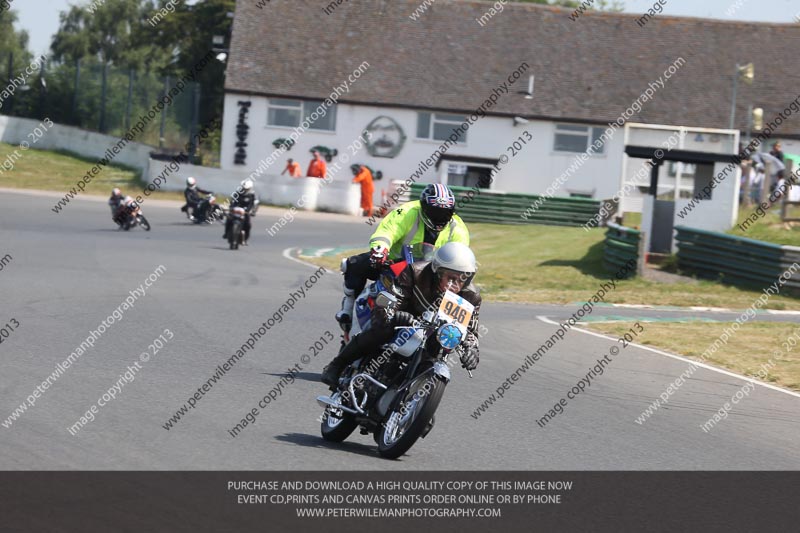 Vintage motorcycle club;eventdigitalimages;mallory park;mallory park trackday photographs;no limits trackdays;peter wileman photography;trackday digital images;trackday photos;vmcc festival 1000 bikes photographs