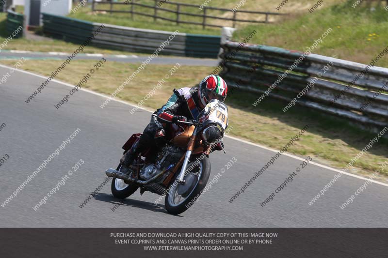 Vintage motorcycle club;eventdigitalimages;mallory park;mallory park trackday photographs;no limits trackdays;peter wileman photography;trackday digital images;trackday photos;vmcc festival 1000 bikes photographs