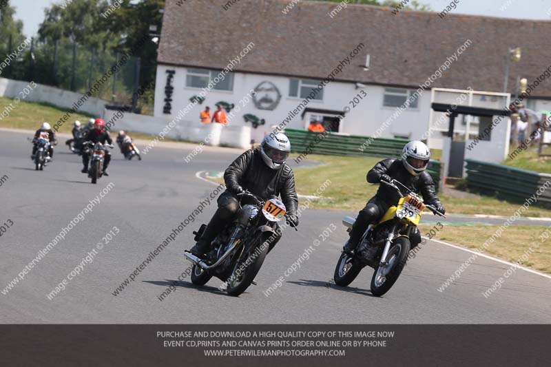 Vintage motorcycle club;eventdigitalimages;mallory park;mallory park trackday photographs;no limits trackdays;peter wileman photography;trackday digital images;trackday photos;vmcc festival 1000 bikes photographs