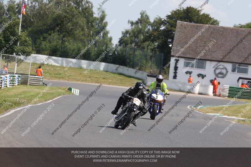 Vintage motorcycle club;eventdigitalimages;mallory park;mallory park trackday photographs;no limits trackdays;peter wileman photography;trackday digital images;trackday photos;vmcc festival 1000 bikes photographs