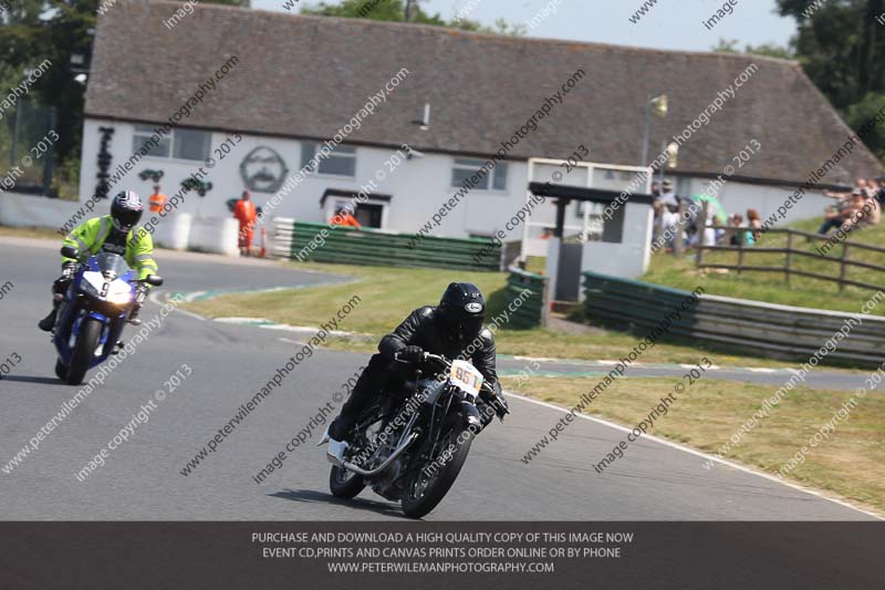 Vintage motorcycle club;eventdigitalimages;mallory park;mallory park trackday photographs;no limits trackdays;peter wileman photography;trackday digital images;trackday photos;vmcc festival 1000 bikes photographs