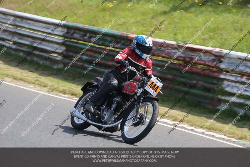 Vintage motorcycle club;eventdigitalimages;mallory park;mallory park trackday photographs;no limits trackdays;peter wileman photography;trackday digital images;trackday photos;vmcc festival 1000 bikes photographs