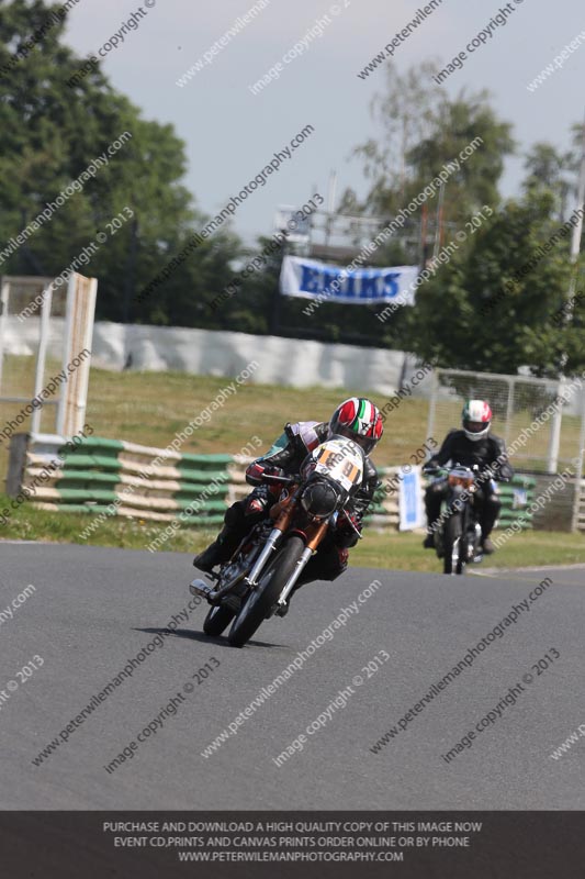 Vintage motorcycle club;eventdigitalimages;mallory park;mallory park trackday photographs;no limits trackdays;peter wileman photography;trackday digital images;trackday photos;vmcc festival 1000 bikes photographs