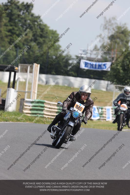 Vintage motorcycle club;eventdigitalimages;mallory park;mallory park trackday photographs;no limits trackdays;peter wileman photography;trackday digital images;trackday photos;vmcc festival 1000 bikes photographs