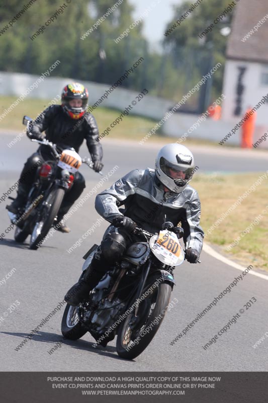 Vintage motorcycle club;eventdigitalimages;mallory park;mallory park trackday photographs;no limits trackdays;peter wileman photography;trackday digital images;trackday photos;vmcc festival 1000 bikes photographs