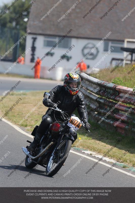 Vintage motorcycle club;eventdigitalimages;mallory park;mallory park trackday photographs;no limits trackdays;peter wileman photography;trackday digital images;trackday photos;vmcc festival 1000 bikes photographs