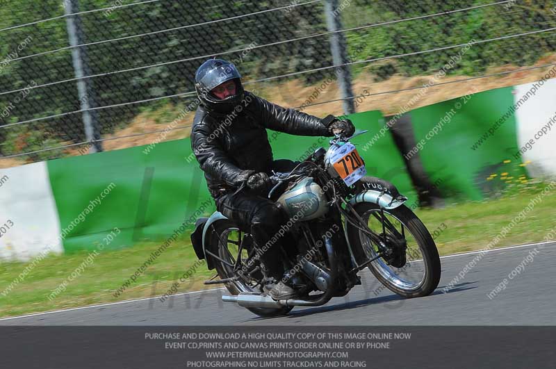 Vintage motorcycle club;eventdigitalimages;mallory park;mallory park trackday photographs;no limits trackdays;peter wileman photography;trackday digital images;trackday photos;vmcc festival 1000 bikes photographs