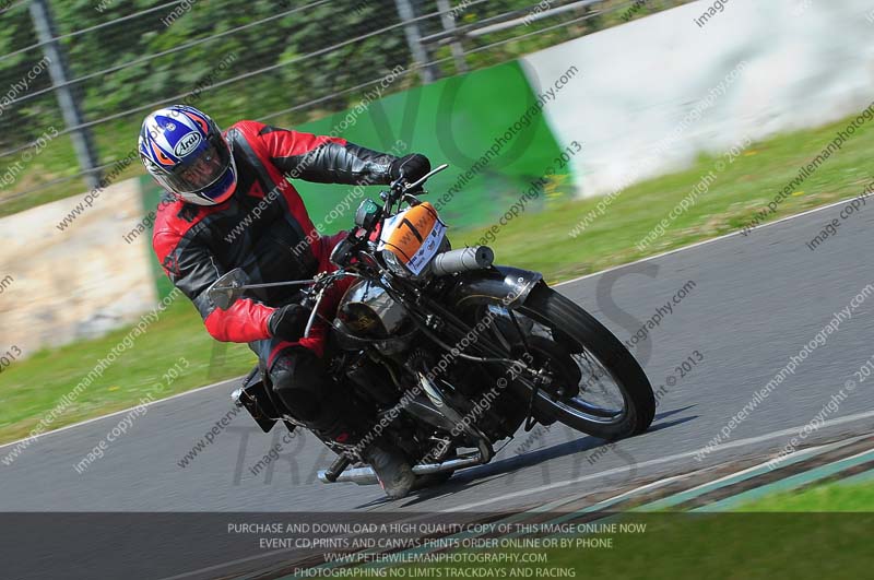 Vintage motorcycle club;eventdigitalimages;mallory park;mallory park trackday photographs;no limits trackdays;peter wileman photography;trackday digital images;trackday photos;vmcc festival 1000 bikes photographs