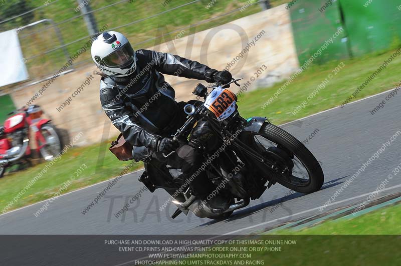 Vintage motorcycle club;eventdigitalimages;mallory park;mallory park trackday photographs;no limits trackdays;peter wileman photography;trackday digital images;trackday photos;vmcc festival 1000 bikes photographs