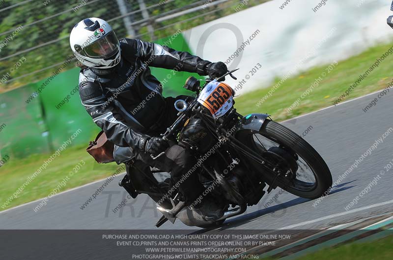 Vintage motorcycle club;eventdigitalimages;mallory park;mallory park trackday photographs;no limits trackdays;peter wileman photography;trackday digital images;trackday photos;vmcc festival 1000 bikes photographs