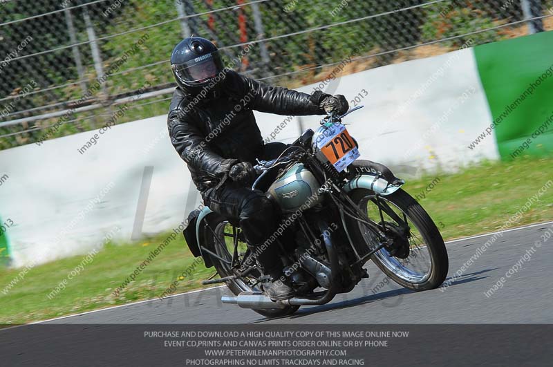 Vintage motorcycle club;eventdigitalimages;mallory park;mallory park trackday photographs;no limits trackdays;peter wileman photography;trackday digital images;trackday photos;vmcc festival 1000 bikes photographs