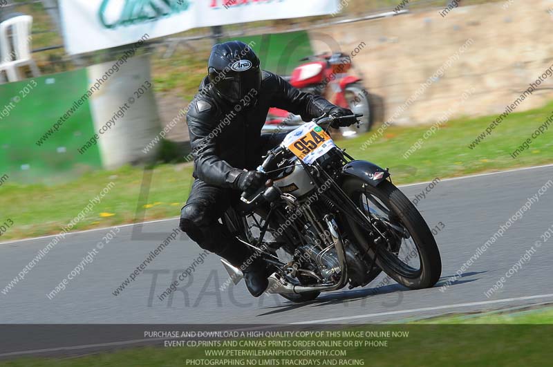 Vintage motorcycle club;eventdigitalimages;mallory park;mallory park trackday photographs;no limits trackdays;peter wileman photography;trackday digital images;trackday photos;vmcc festival 1000 bikes photographs